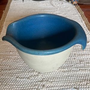 Bennington Potters Vermont blue glazed pottery/ ceramic mixing bowl